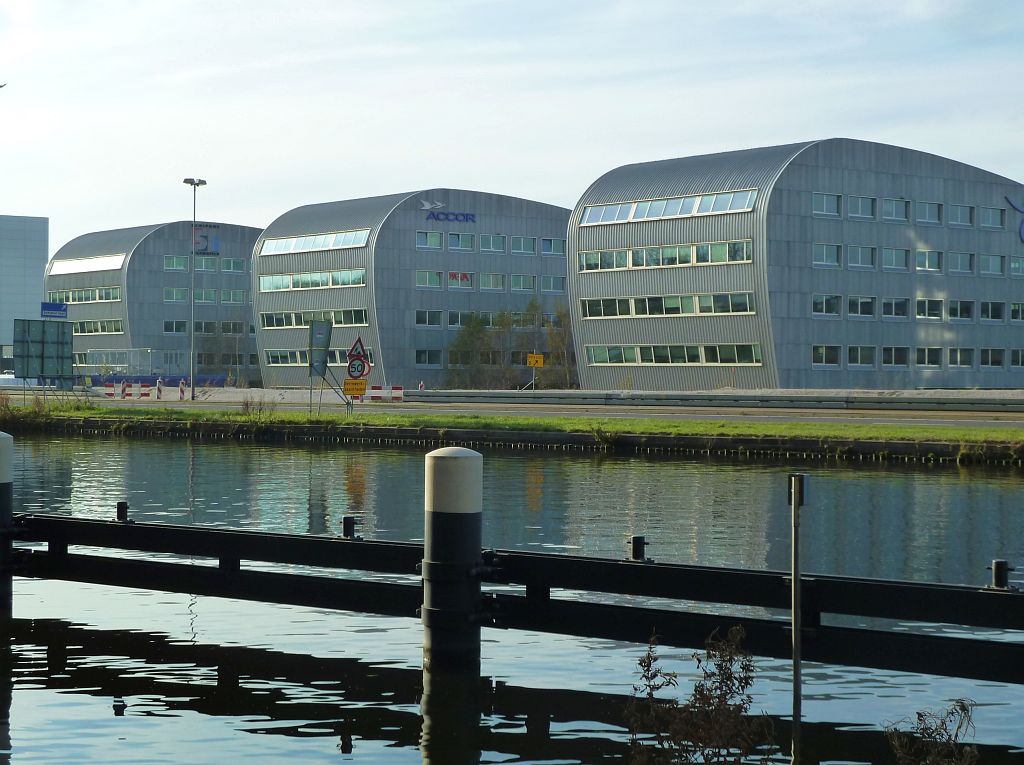 Kantoorgebouwen Tristar - Ringvaart van de Haarlemmermeerpolder - Amsterdam